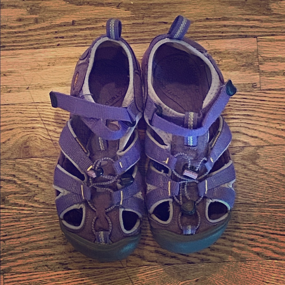 Girls Keen close toe Sandals